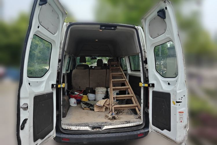 Used Ford Transit 2017 2.0T Diesel Multi-Function Commercial Vehicle Mid-Drive Mid-Roof China V Standard
