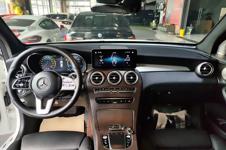 Used Mercedes-Benz GLC 2021 GLC 260 L 4MATIC Dynamic Edition
