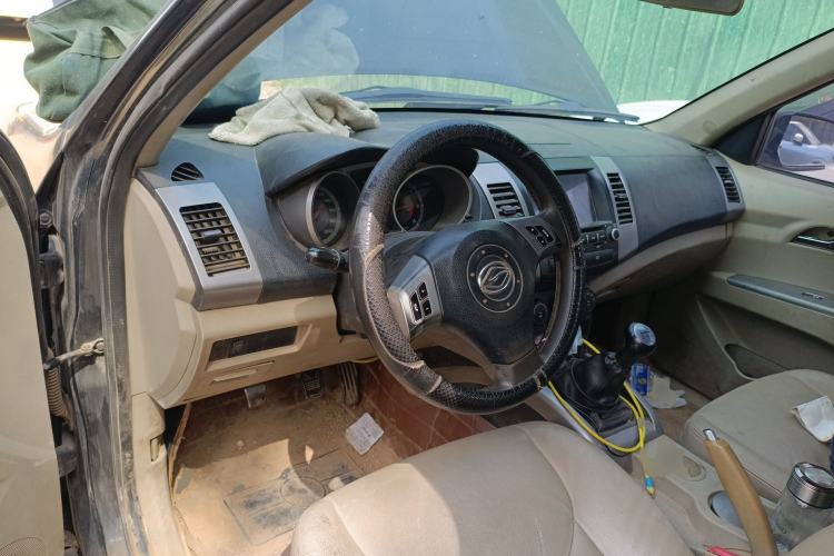 Used Land X8 2012 Explorer Edition 2.0T Diesel 4x2 Luxury Model