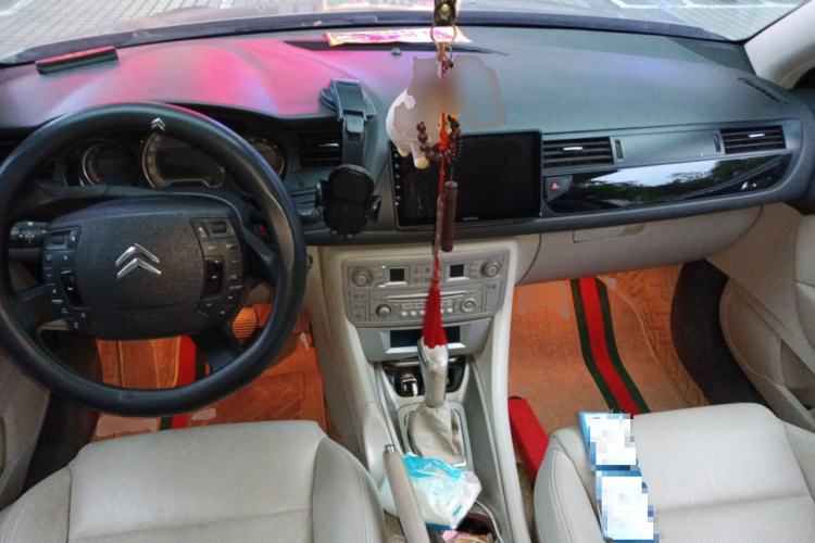 Used Citroen C5 2012 2.0L Automatic Luxury Edition Center Console