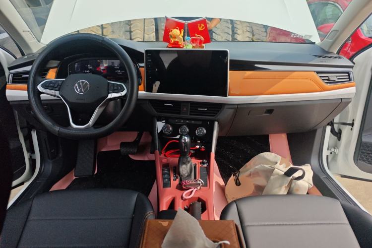 Used Volkswagen Bora 2025 Model, Facelifted 200TSI DSG Yuexing PRO Edition Center Console