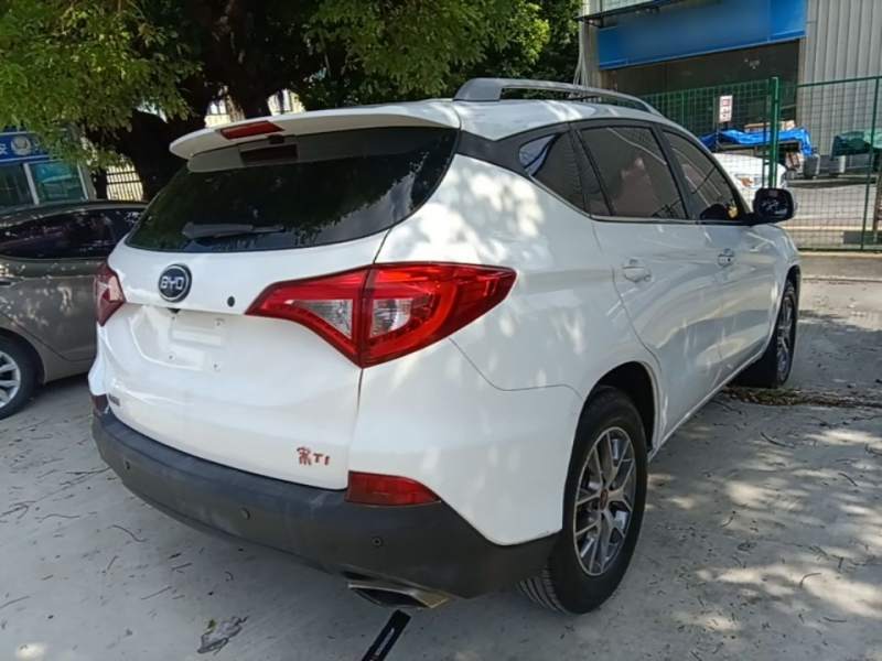Used BYD Song 2016 GaiShi Edition 1.5TI Manual Elite Model — 6