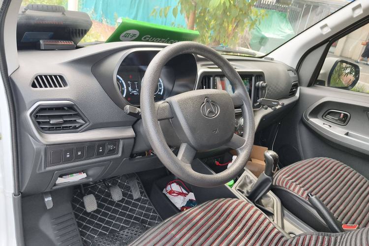 Used Chana Ruixing M60 2023 1.6L CNG Comfort-Grade 6-Seater Passenger Vehicle