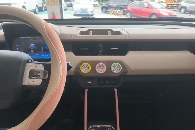 Used Chery QQ Ice Cream 2025 155km Sundae Edition Center Console