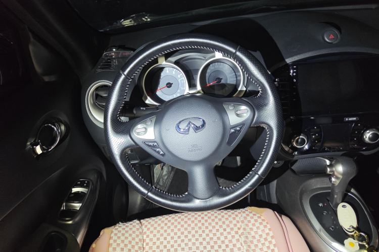 Used Infiniti ESQ 2014 1.6L Spontaneous Edition Steering Wheel