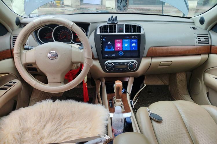 Used Nissan Sylphy 2012 Classic 1.6 XL Automatic Luxury Edition Center Console