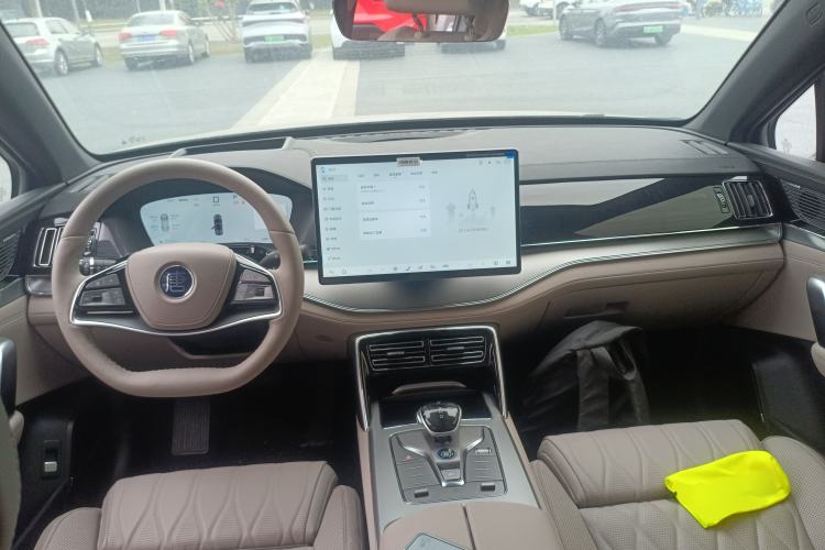 Used BYD Tang New Energy 2025 Intelligent Driving Version DM-i 115KM Flagship Edition Center Console