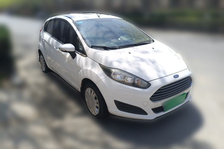 Used Ford Fiesta 2013 Hatchback 1.5L Manual Fashion Edition Front Right 45 Deg