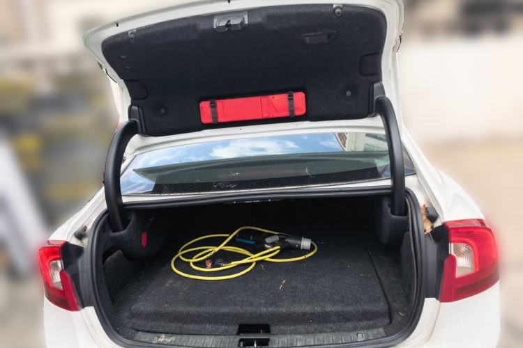 Used Volvo S60 New Energy 2015 S60L E-Drive Hybrid T6 Smart Drive Edition Trunk