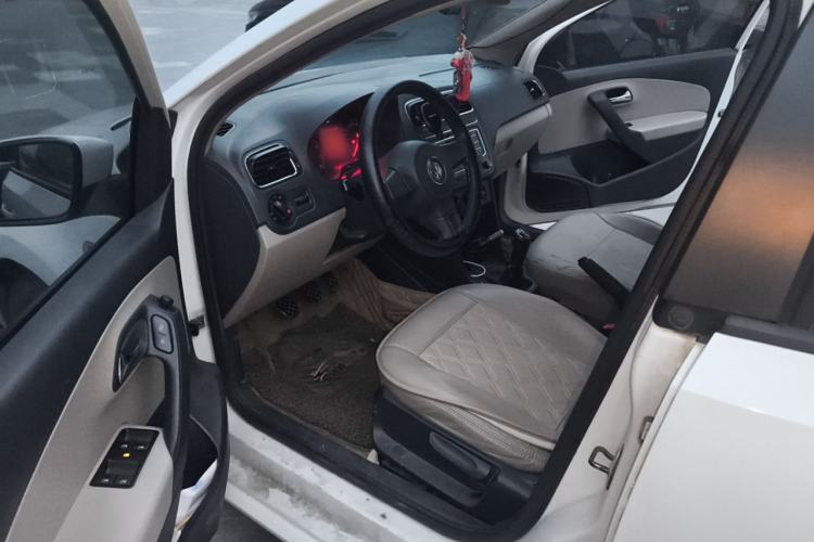 Used Volkswagen Polo 2013 1.6L Manual Comfort Edition
