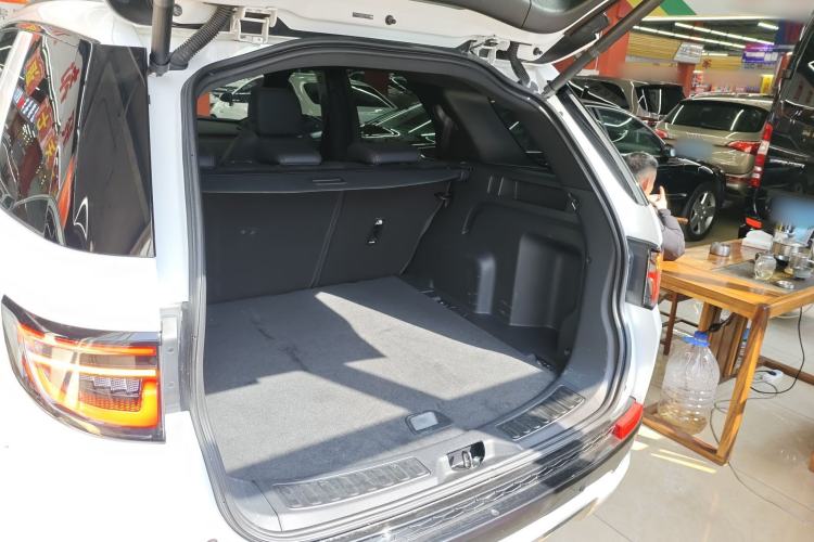 Used Land Rover Discovery Sport New Energy 2021 P300e Performance Tech Edition Trunk