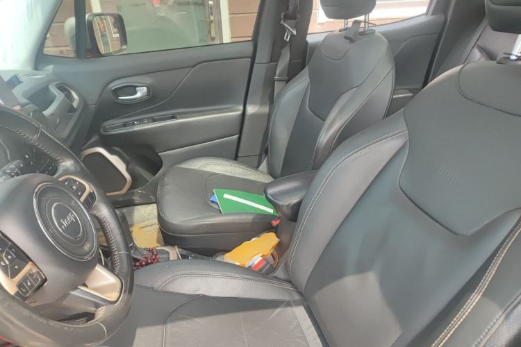 Used Jeep Renegade 2017 180T Automatic Smart Version Left Front Seat