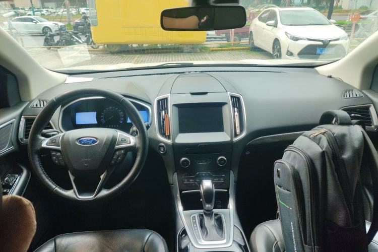 Used Ford Edge 2018 EcoBoost 245 Two-Wheel-Drive Titanium 7-Seater China V Standard Center Console