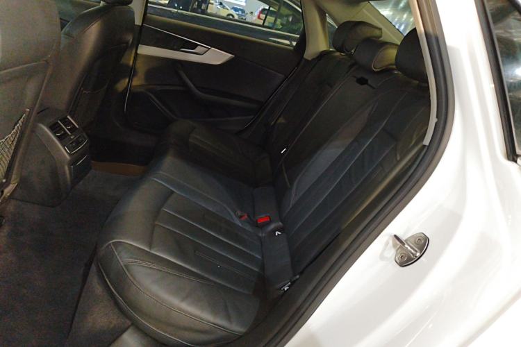 Used Audi A4L 2019 40 TFSI Fashion Version China V