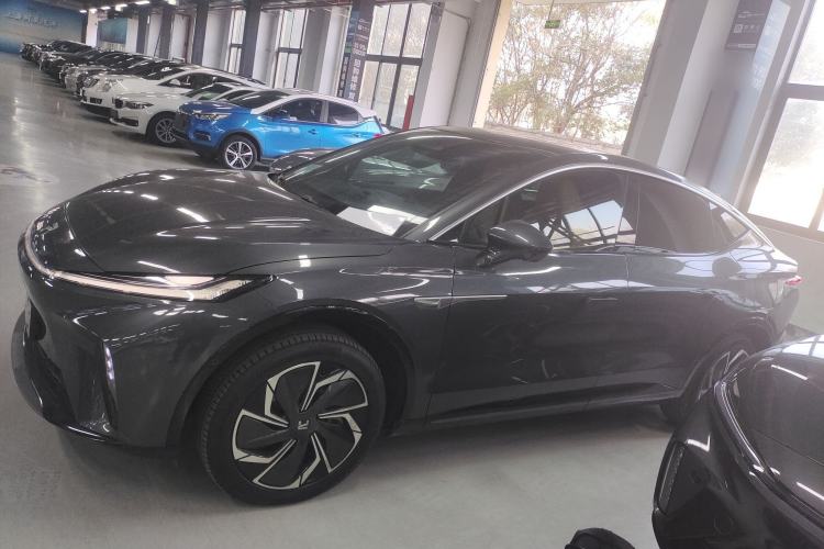 Used Rising R7 2023 Rear-Drive Screen King Pro Edition
