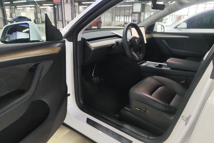 Used Tesla Model Y 2022 Rear-Wheel-Drive Version
