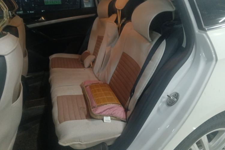 Used Volkswagen Gran Lavida 2015 1.6L Automatic Comfort Edition Left Rear Seat