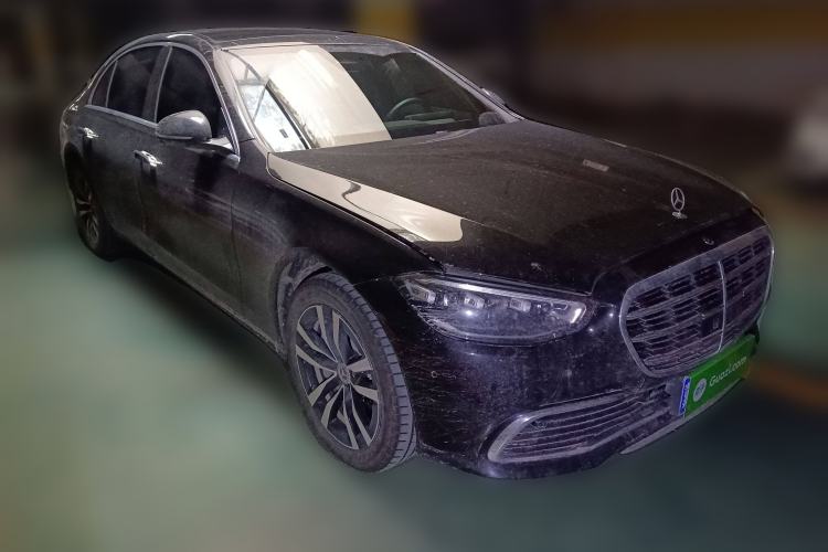 Used Mercedes-Benz S-Class 2024 Restyled S 400 L Luxury Edition Front Right 45 Deg