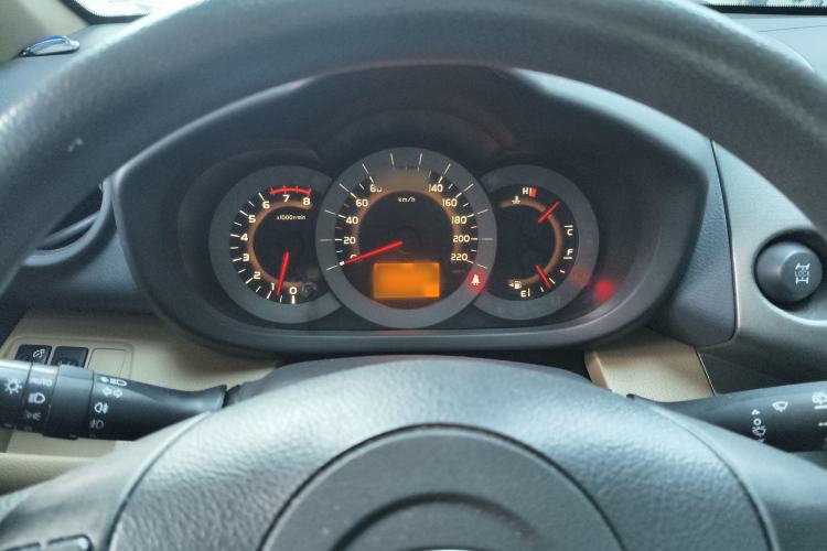 Used Toyota RAV4 2012 Luxurious Edition 2.0L Automatic All-Wheel Drive