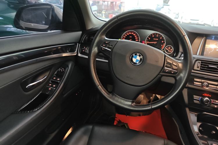Used BMW 5 Series 2014 520Li Elegant Model
