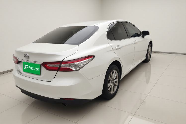 Used Toyota Camry 2018 2.0E Leading Edition