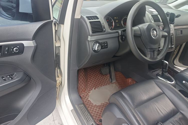 Used Volkswagen Touran 2013 1.4T DSG Comfort Edition 5-Seater Driver Seat