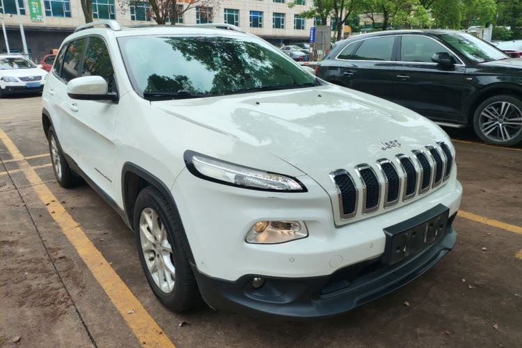 Used Jeep Cherokee 2016 2.4L Leading Edition
