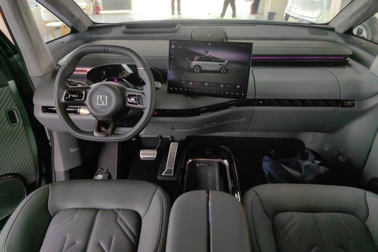 Used Zeekr MIX 2025 Intelligent Driving Version Center Console