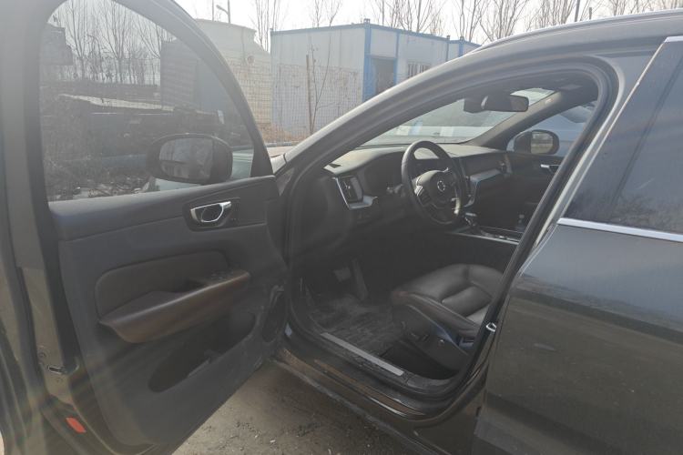 Used Volvo XC60 2021 T5 4x4 Smart Luxury Edition