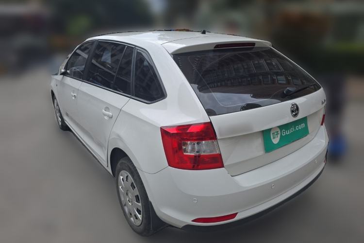 Used Skoda Rapid Spaceback 2014 1.6L Automatic Enjoyment Edition