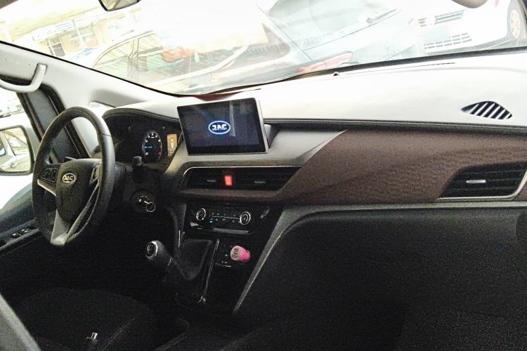 Used JAC Refine M3 2022 PLUS 1.5T 7-Seater Standard Model