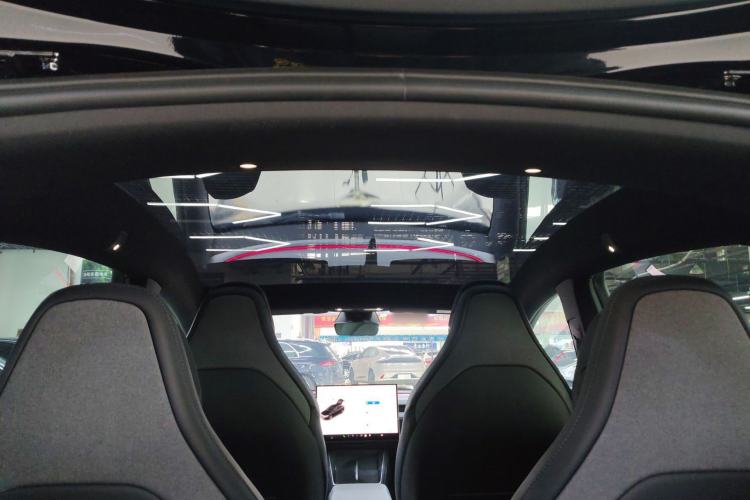 Used Tesla Model Y L 2025 Model Long-Range All-Wheel-Drive Version
