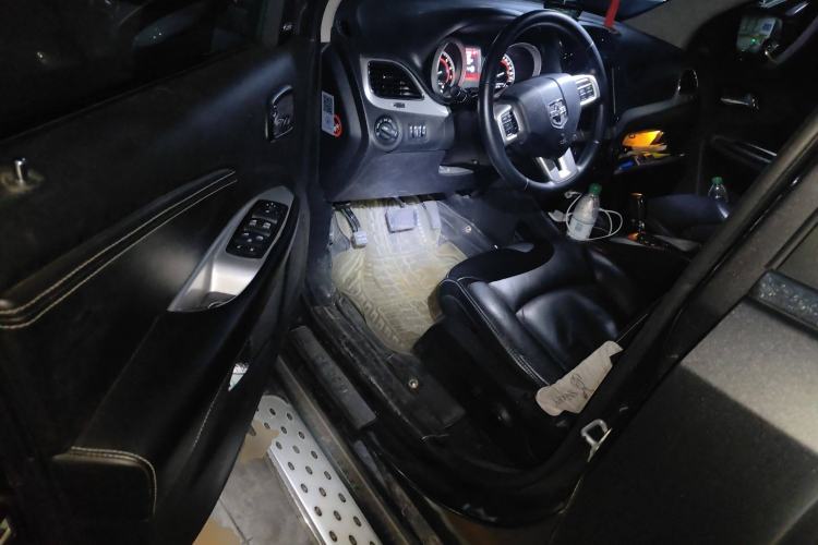 Used Dodge Journey 2013 2.4L Two-Wheel Drive Luxury Version
