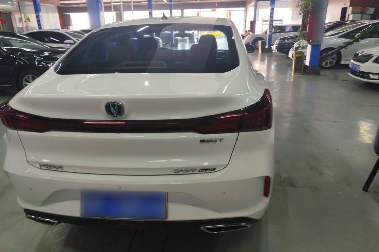 Used CHANGAN Eado 2023 Changan Edition PLUS Blue Whale NE 1.4T GDI DCT Prestige Version
