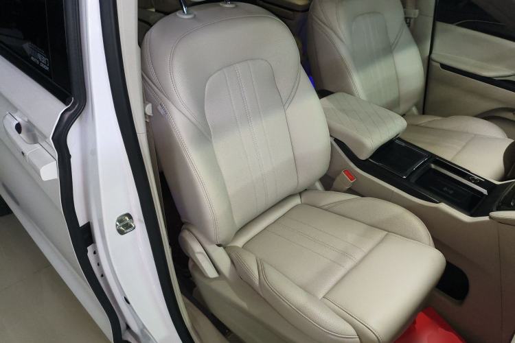 Used Buick GL8 2022 ES Landtrek 653T Comfort Edition Right Front Seat