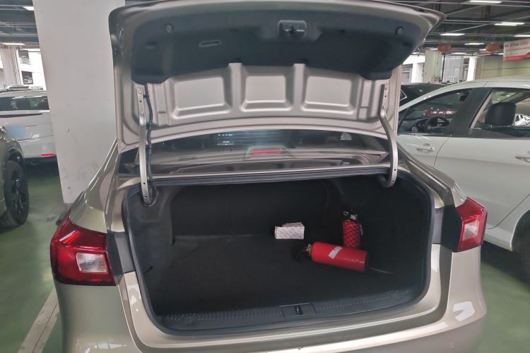 Used Roewe 360 2015 20T TST Deluxe Edition
