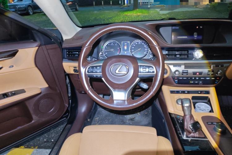 Used Lexus ES 2015 250 Elegant Edition Steering Wheel