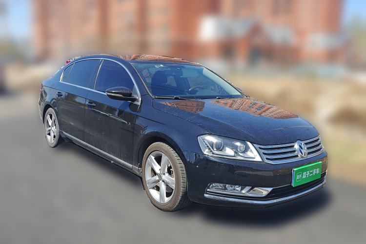 Used Volkswagen Magotan 2015 Revised Version 2.0 TSI Prestige Edition Front Right 45 Deg