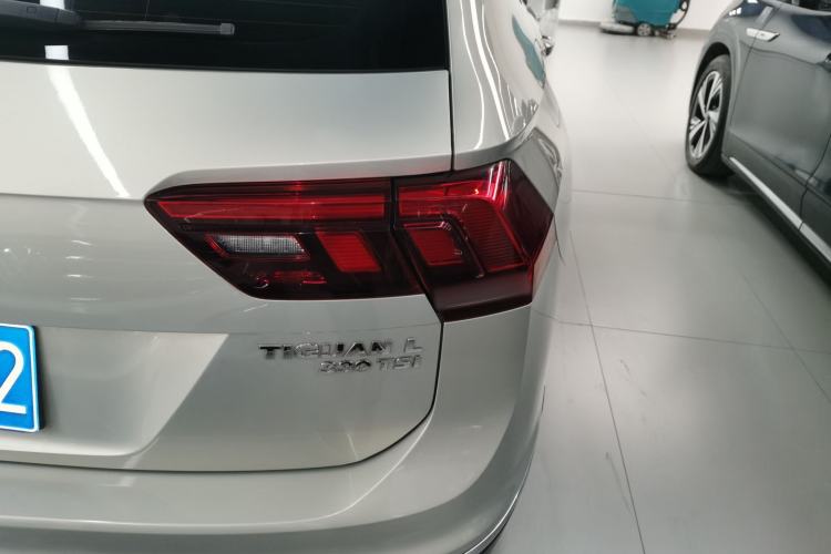 Used Volkswagen Tiguan L 2017 330TSI Automatic Two-Wheel Drive Luxury Edition