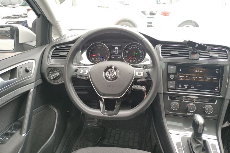 Used Volkswagen Golf 2019 200TSI DSG Comfort & Ambition Edition China VI Standard Steering Wheel
