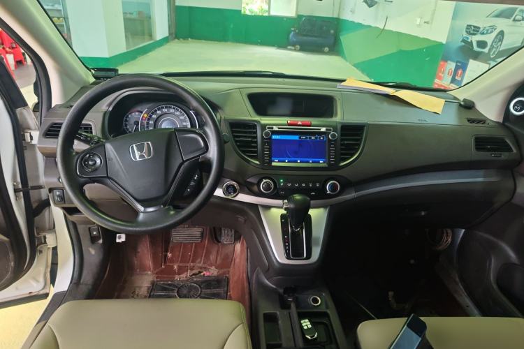 Used Honda CR-V 2012 2.0L two-wheel drive urban version
