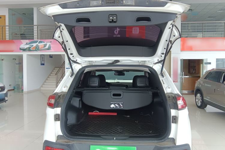 Used Jeep Cherokee 2017 2.0L Superior Edition Trunk