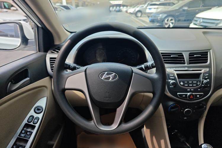 Used Hyundai Verna (older generation) 2014 1.4L Manual Smart GLS Trim Steering Wheel