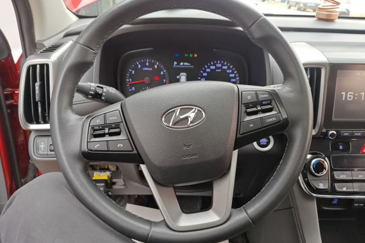 Used Hyundai ix35 2018 2.0L Automatic Two-Wheel Drive Zhiyong·Changlian Edition Steering Wheel