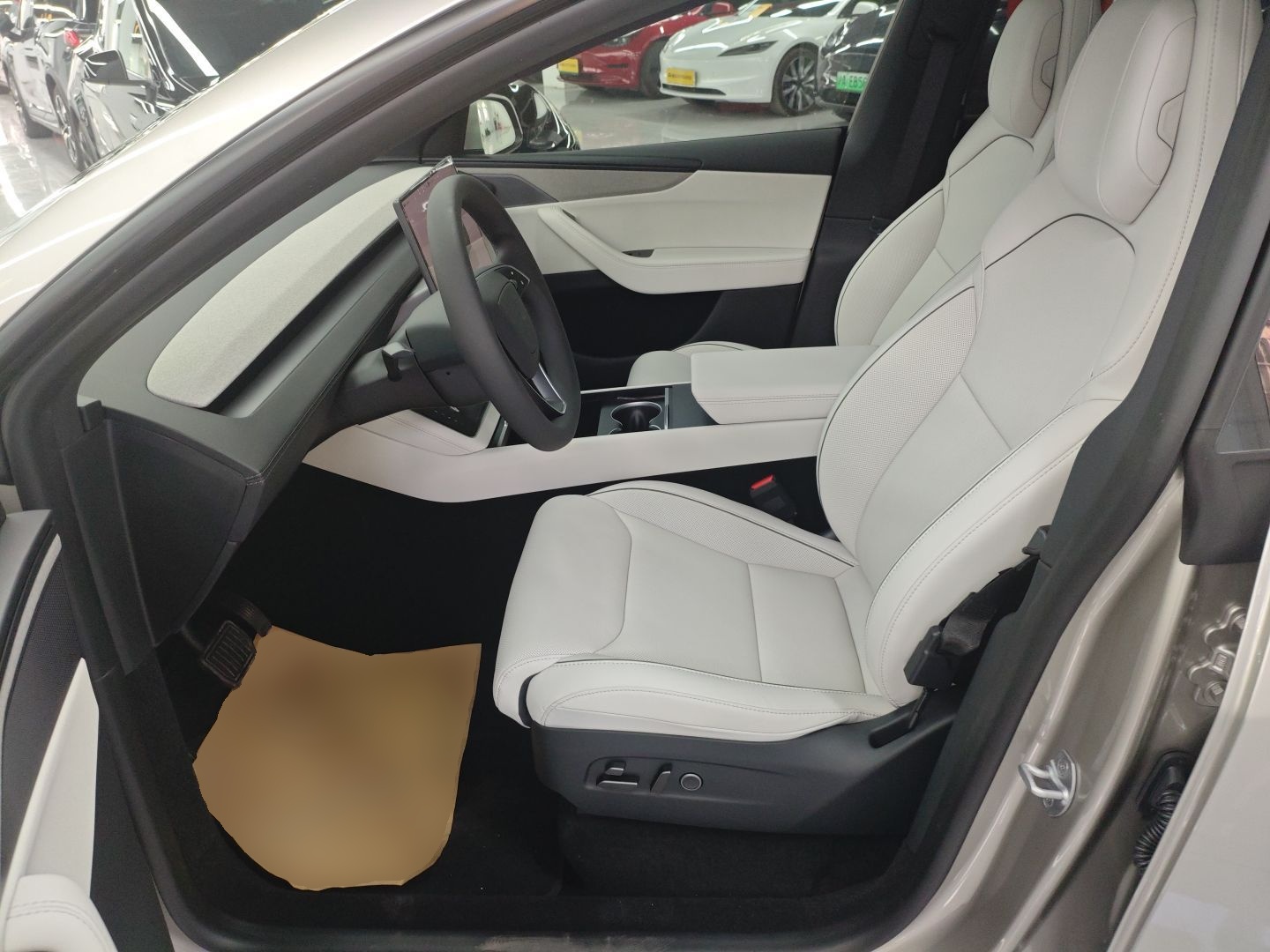 Переднее сиденье в автомобиле