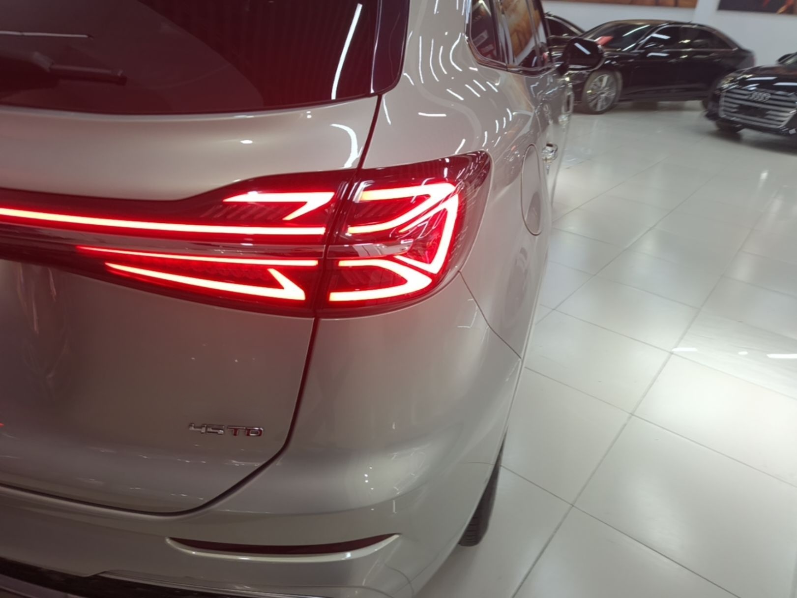 Hongqi HS5 2023 2.0T Four-Wheel Drive Flagship Pro Edition - Chinese Trim Ling — снимка 9