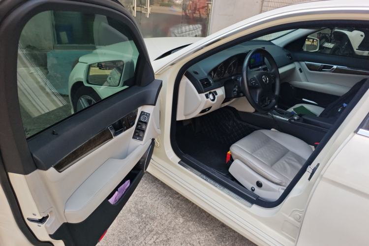 Used Mercedes-Benz C-Class 2010 C 300 Fashion Model