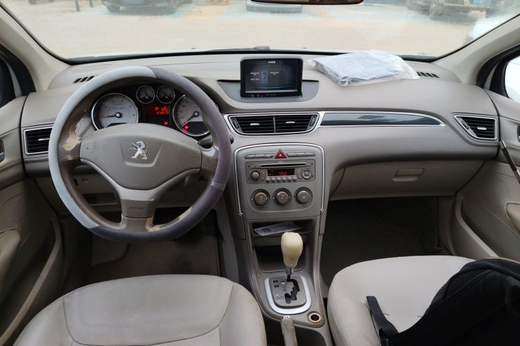 Used Peugeot 308 2013 1.6L Automatic YouShang Model Center Console