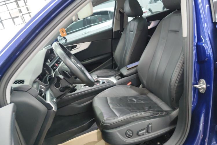 Used Audi A4L 2019 40 TFSI Fashion Edition China VI Emission Standard Left Front Seat