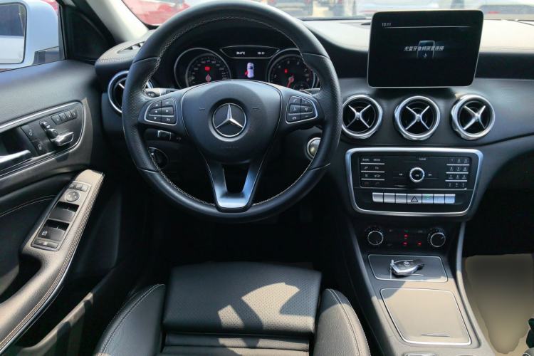 Used Mercedes-Benz GLA 2018 GLA 200 Fashion Model Steering Wheel